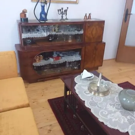 Stomnar's Retro House *