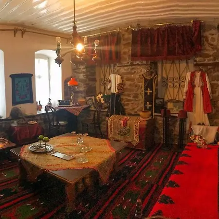 Stomnar's Retro House * Prilep